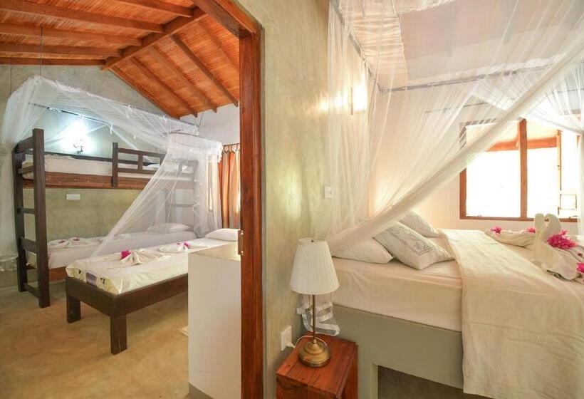 اتاق خانوادگی, De Silva Palm Resort