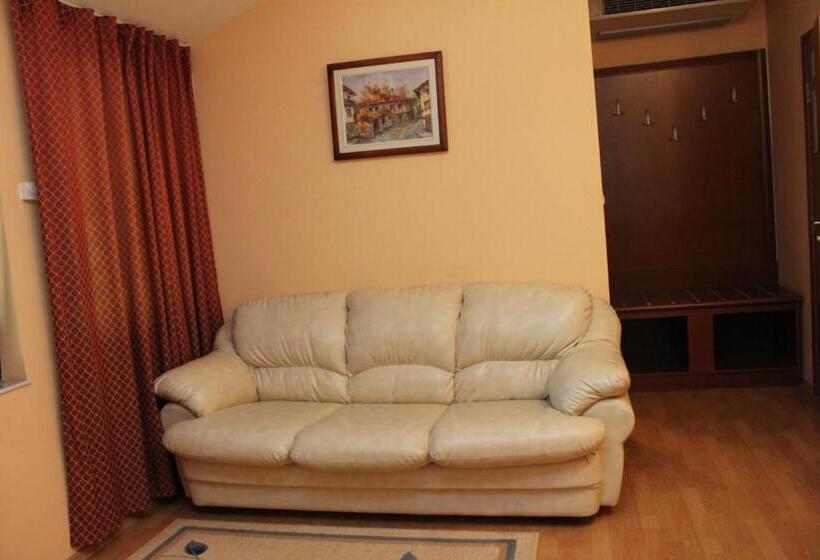 سوییت جونیور, Family Hotel Residence