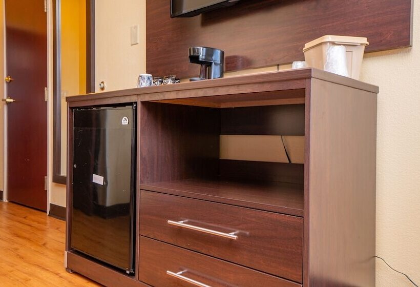 Номер Superior, Red Roof Inn & Suites Indianapolis Airport