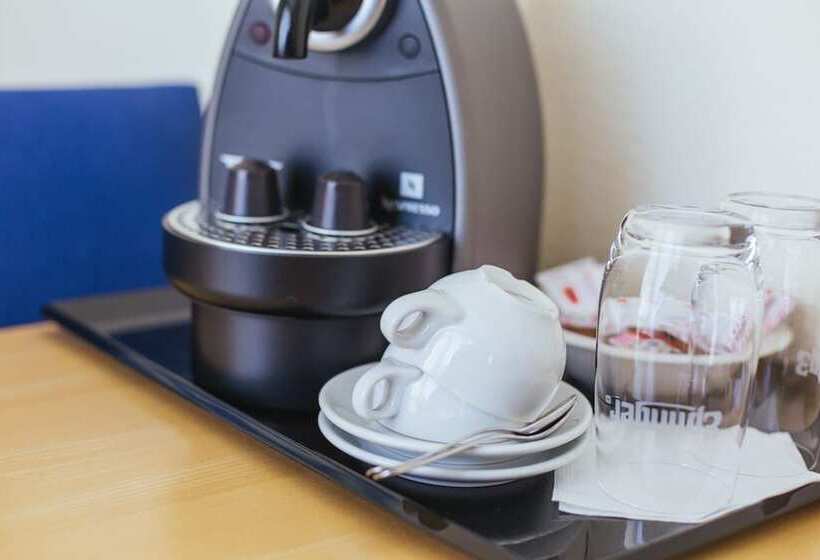 Семейный Номер, Royal Hotel   Urban Living