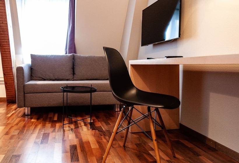 Семейный Номер, Royal Hotel   Urban Living