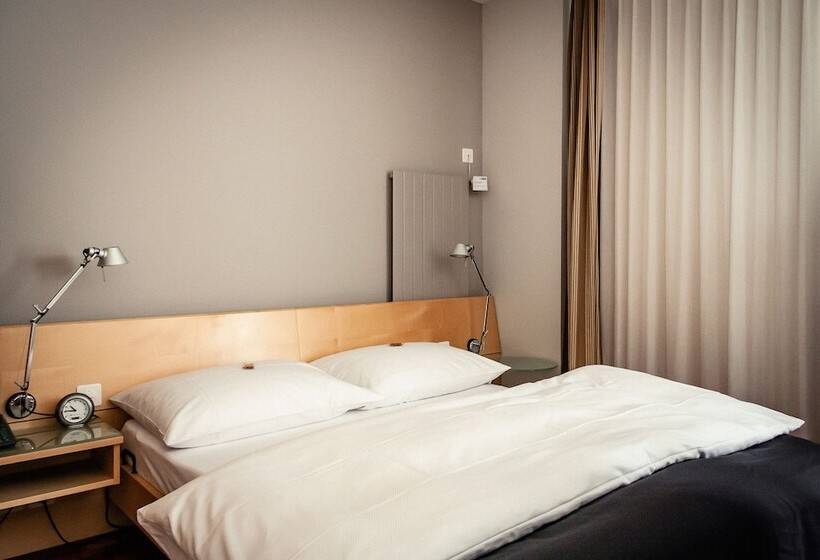 Полулюкс с Балконом, Royal Hotel   Urban Living