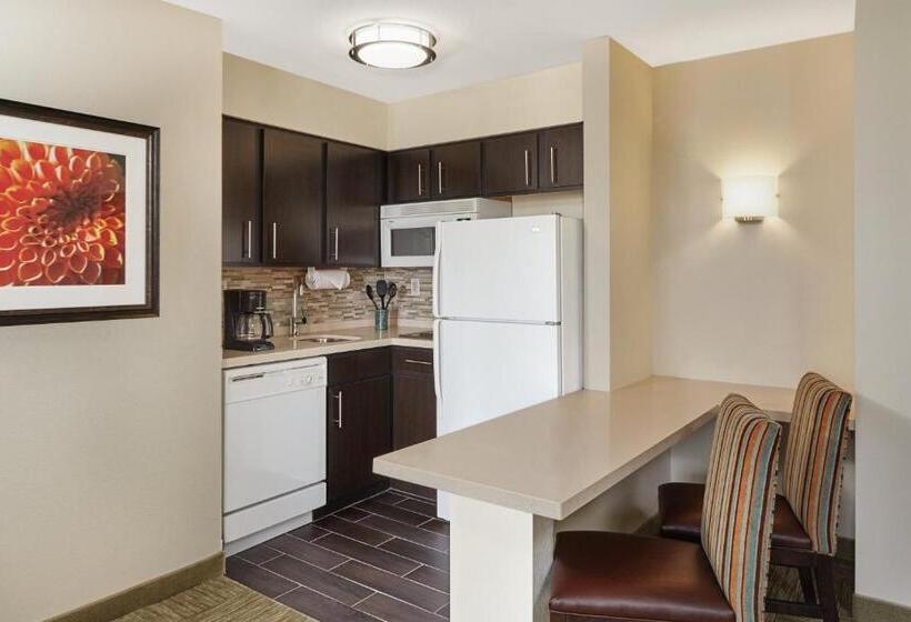 带大床的套房, Staybridge Suites Glenview, An Ihg