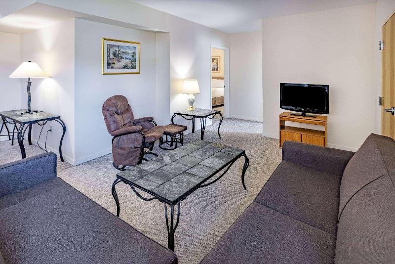 Люкс Deluxe 2 Спальни, Microtel Inn & Suites By Wyndham Plattsburgh