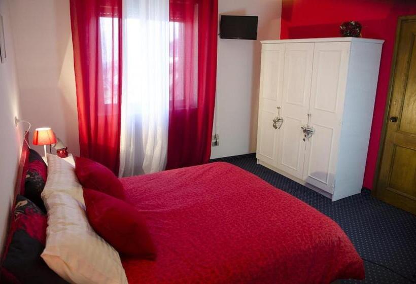 Четырехместный Номер Стандарт, Albergo Al Sole