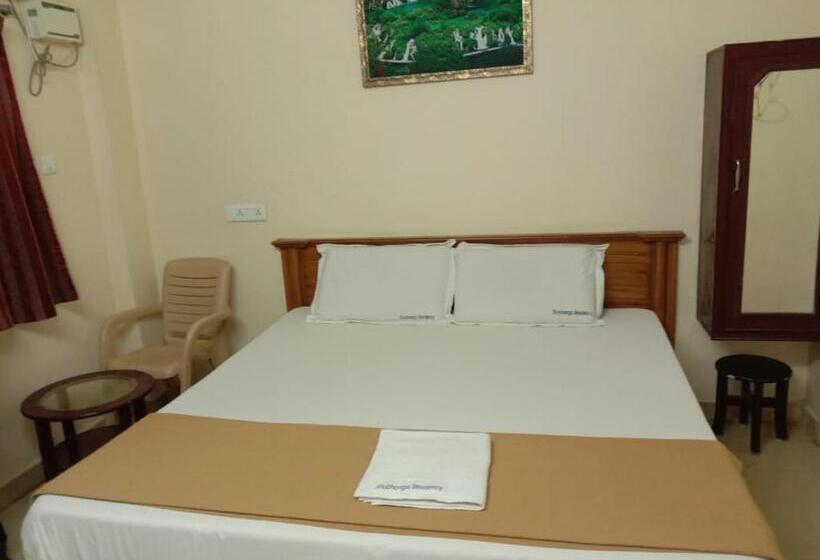 Номер Стандарт, Shubhanga Residency