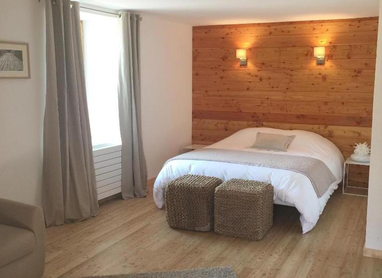 Номер Стандарт Вид на Сад, La Maison Abeil