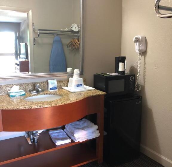 Стандартный Номер Кровать Кинг, Travelodge By Wyndham Williamsburg Colonial Area