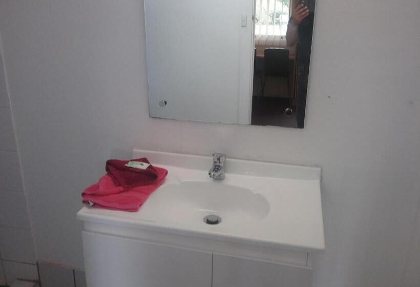 패밀리 룸, Murrurundi Motel