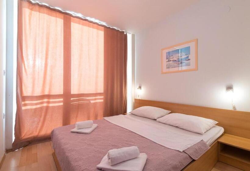 Номер Стандарт Вид на Море, Aparthotel Roccia