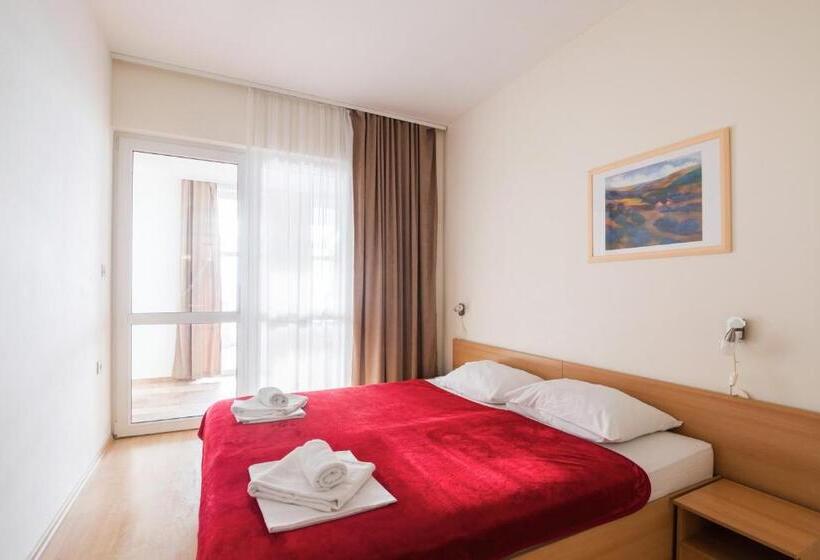 غرفة عائلية مطلّة علي البحر, Aparthotel Roccia