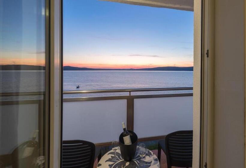 Номер Стандарт Вид на Море, Aparthotel Roccia
