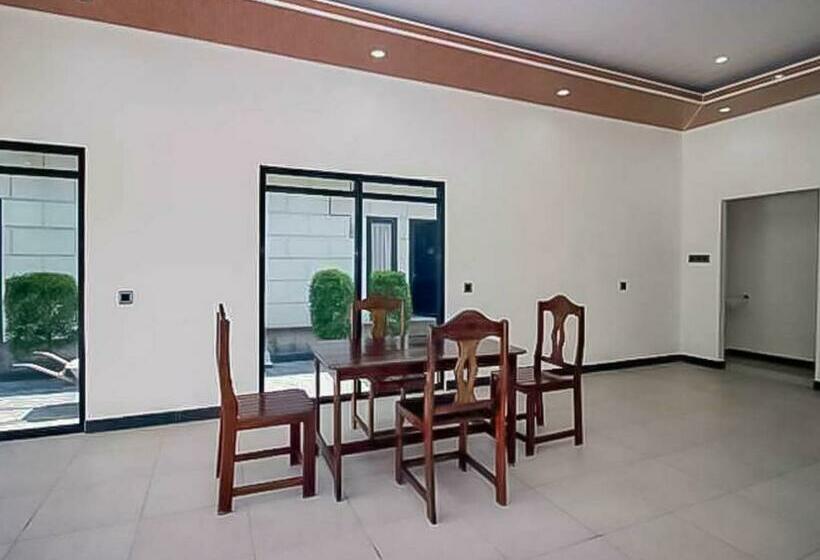 Номер Стандарт, Reddoorz @ Wisma Pangrango