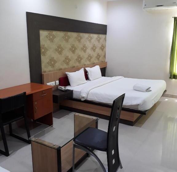Трехместный Номер Superior, Sri Vaari Residency
