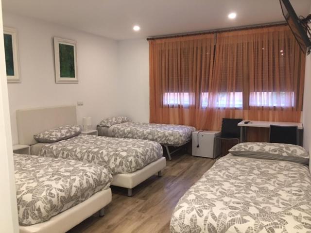 4인용 스탠다드 룸, Rooms H Skyline