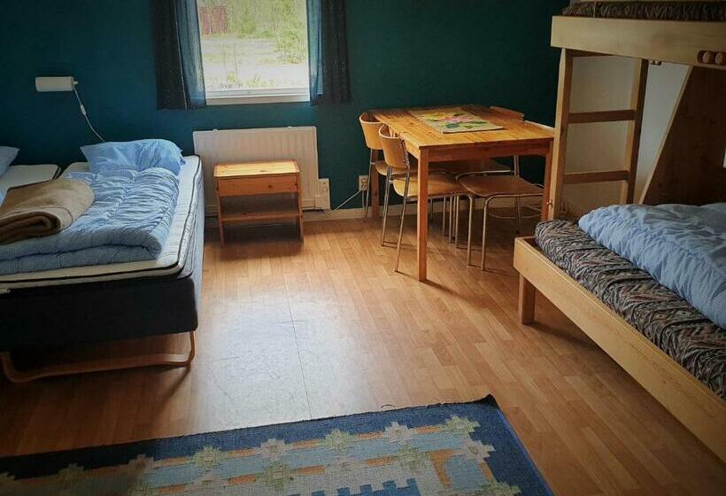 Семейный Номер, Hostel And Vandrarhem Lupin Naturcamping Lagom
