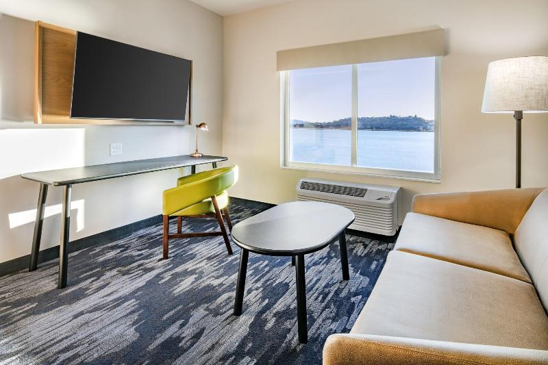 Люкс Кровать Кинг, Fairfield Inn & Suites By Marriott Klamath Falls