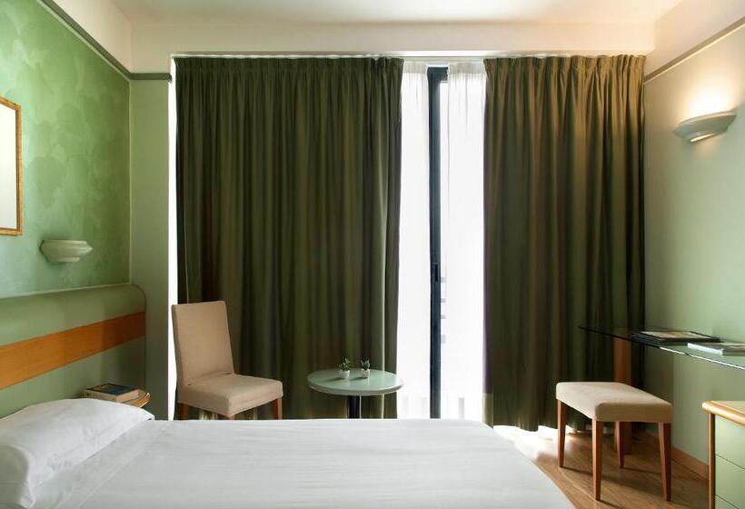 Номер Стандарт с Балконом, Best Western Hotel Leonardo Da Vinci