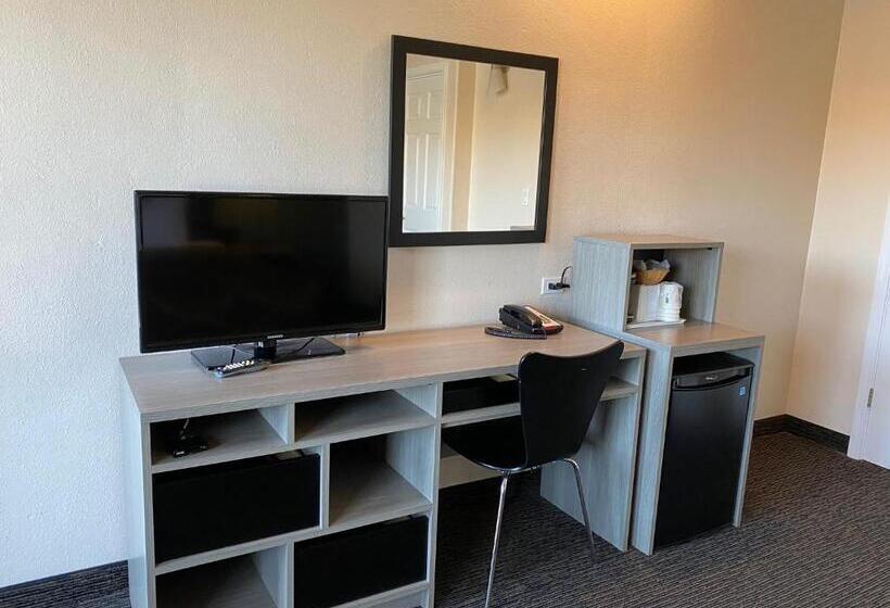 חדר סטנדרט עם מיטת קינג, Super 8 By Wyndham Monterey