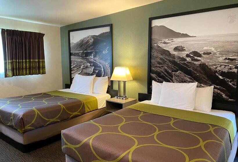 Номер Стандарт, Super 8 By Wyndham Monterey