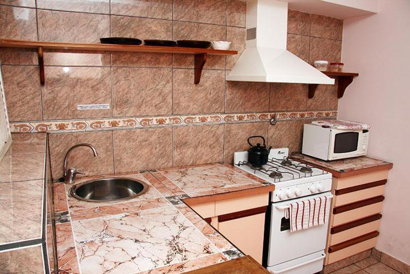 Семейный Номер, Edificio Nicolas Y Marcelo Siry