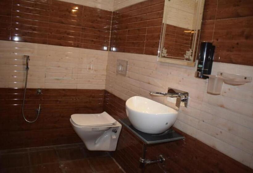 스탠다드 룸 킹사이즈 침대, Sunny Pines Resort