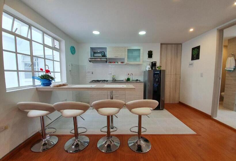 Apartamento 3 Dormitórios, Homy Apartamentos #4   Corferias, Embassy, Airport, G12, Un, Agora