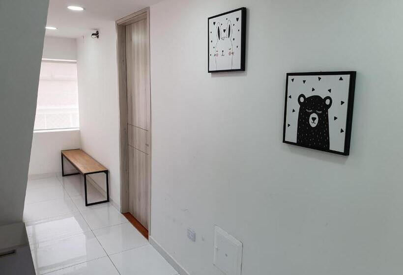 Apartamento 3 Dormitórios, Homy Apartamentos #4   Corferias, Embassy, Airport, G12, Un, Agora