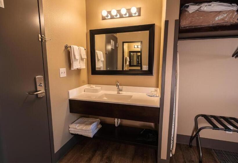 스탠다드 스튜디오 킹침대, Cobblestone Inn & Suites  Trenton