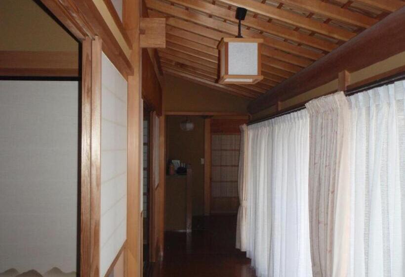 Четырехместный Номер Стандарт, Guest House Warabi