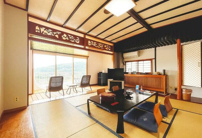 Номер Стандарт Вид на Озеро, Kameyama Onsen