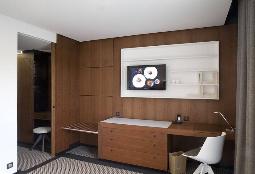 Номер Deluxe, La Pyramide  Maison Henriroux