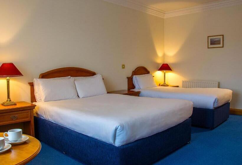 Номер Стандарт Трехместный, Lady Gregory Hotel, Leisure Club & Beauty Rooms