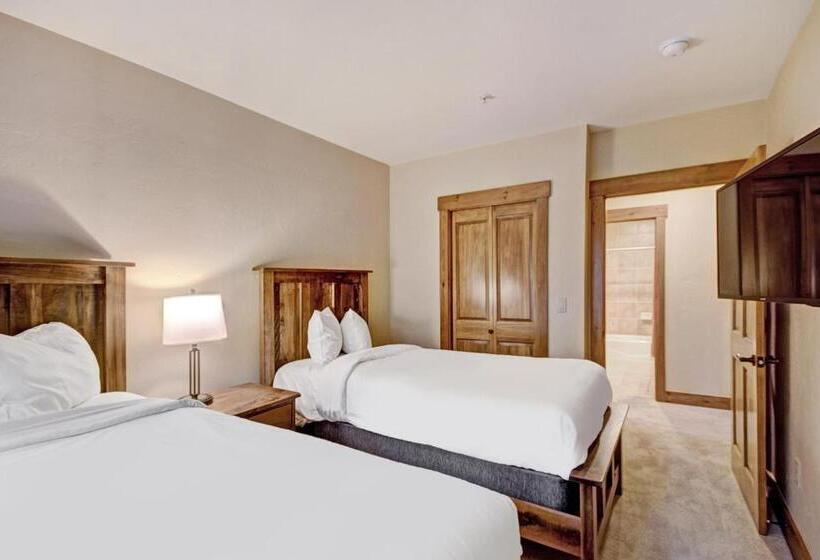 דירת דלוקס 2 חדרי שינה, Mountain Thunder Lodge