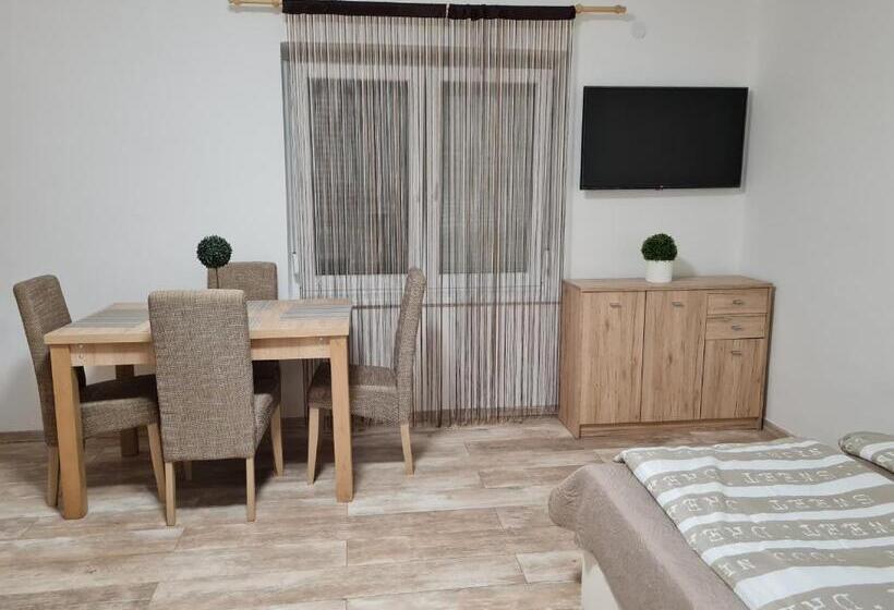 Номер Стандарт, Hócza House Poroszló
