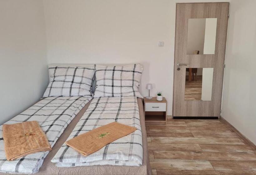 Номер Стандарт, Hócza House Poroszló