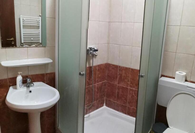 سوئیت 2 خوابه, Natalia Guesthouse