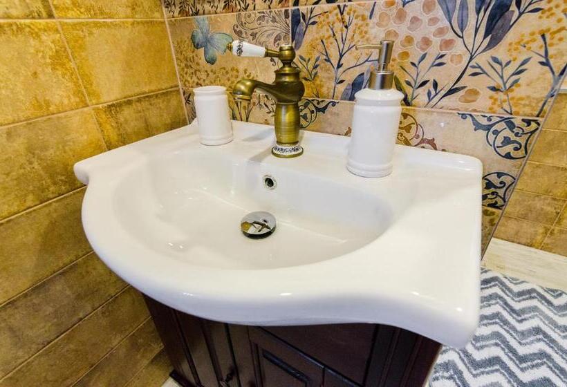 Трехместный Номер Классика, Guesthouse Sam
