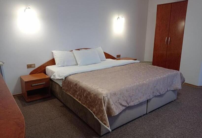 패밀리 룸, Volyn Hotel Ludmir