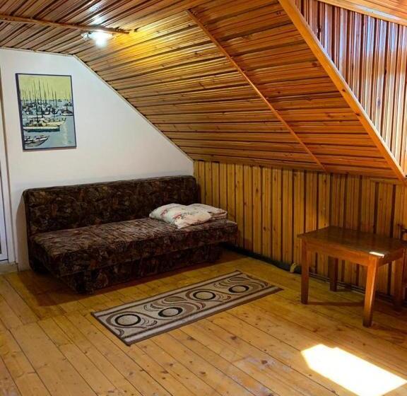 سوئیت با بالکن, Casa Lorena