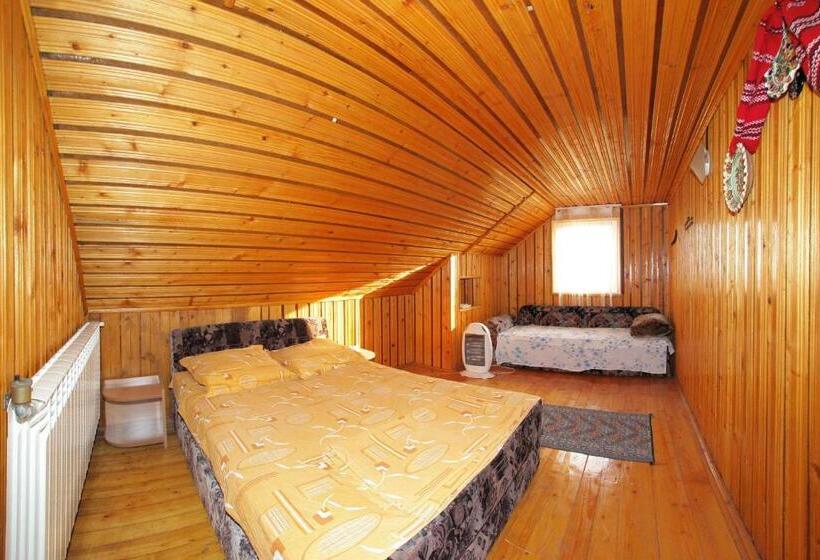 سوئیت با بالکن, Casa Lorena