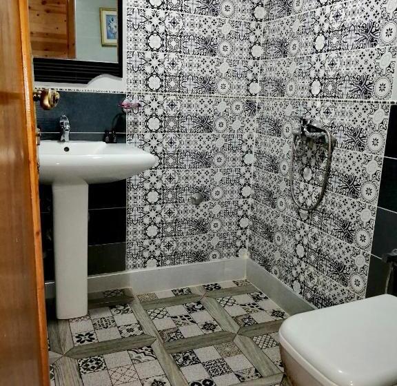 Номер Стандарт, Tamanoucht
