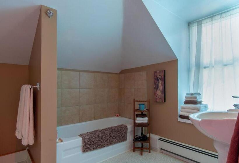 디럭스 스위트 킹 침대, Hastings House Bed & Breakfast