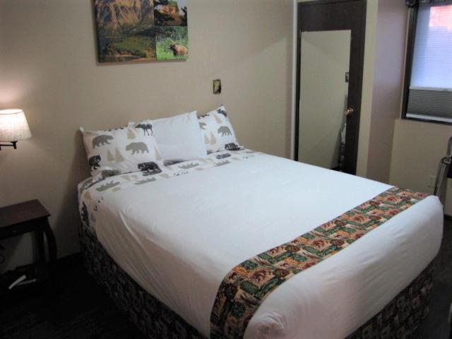 Люкс 2 Спальни, Bear Country Inn And Suites