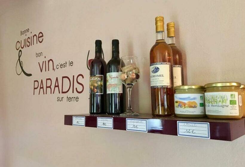 Номер Стандарт, Auberge De Cadenas
