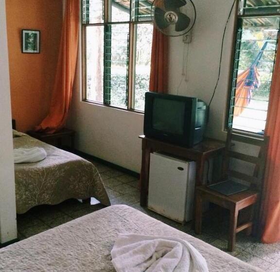 Номер Стандарт Трехместный, Albergue De Montaña Talari