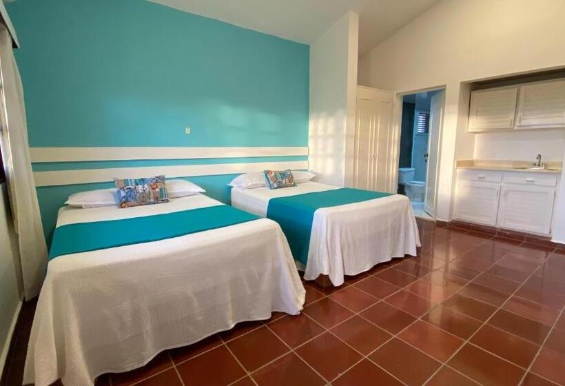Номер Стандарт 2 Двуспальные Кровати, Calypso Beach Hotel By The Urbn House Santo Domingo Airport