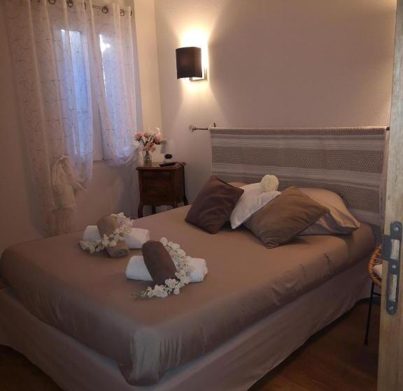 Люкс 2 Спальни, Auberge De L Helvie Chez Coco & Ricou