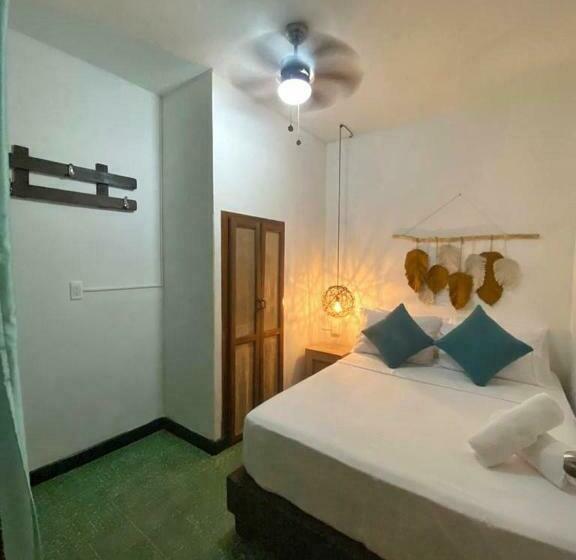 Номер Стандарт Совместная Ванная, Traveler Hostel