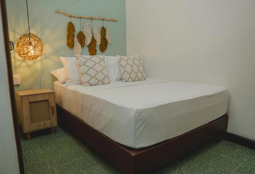 חדר סטנדרט חדר אמבטיה משותף, Traveler Hostel